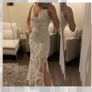 Charlotte Russe White Maxi Dreas